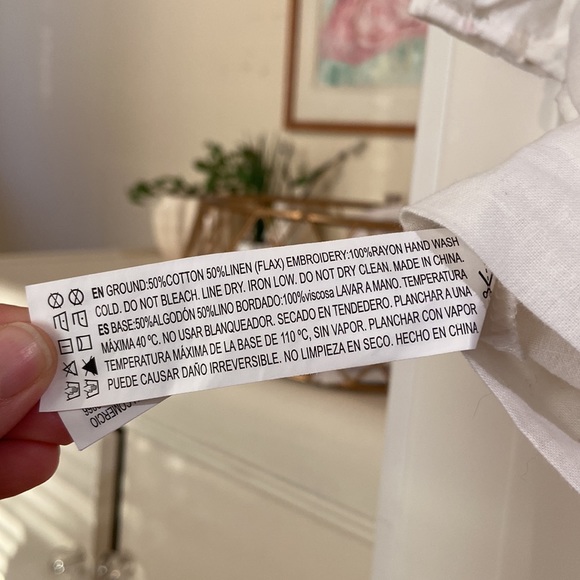 FOREVER 21 Linen blend cherry print crop top SMALL *READ measurements - Picture 7 of 7